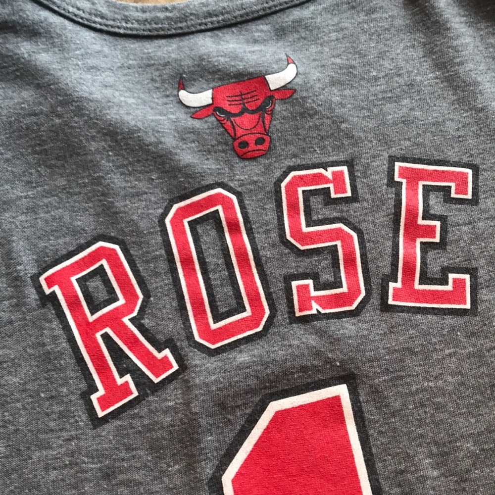 Men’s L ChgoBulls/Derek Rose T-shirt